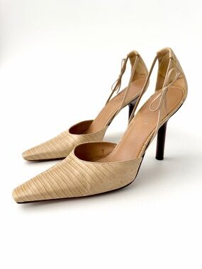 GUCCI | Vintage D’Orsay Pointed Toe Pumps Beige Textured Leather Italy 7.5B
